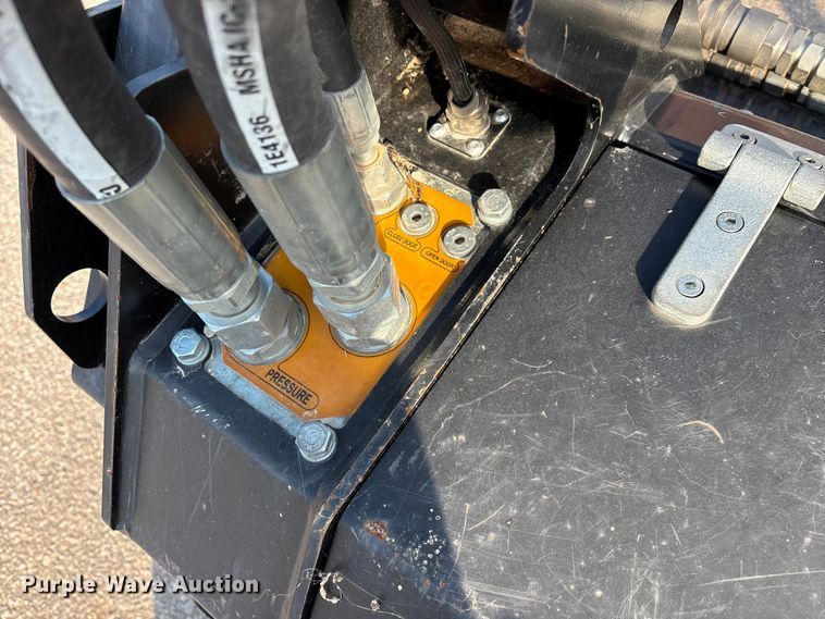 image for item EO4452 2022 Caterpillar HM418 skid steer mulcher