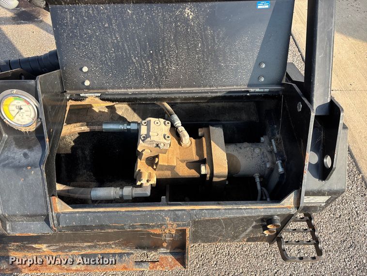 image for item EO4452 2022 Caterpillar HM418 skid steer mulcher