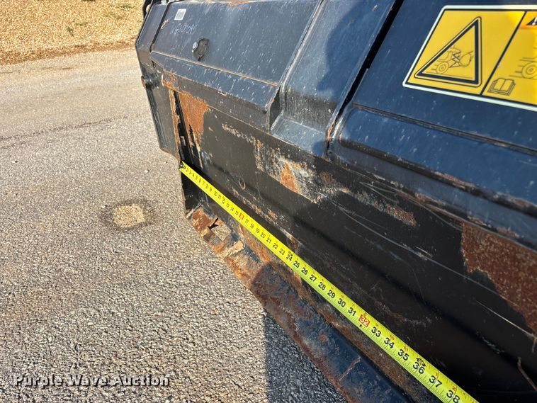 image for item EO4452 2022 Caterpillar HM418 skid steer mulcher