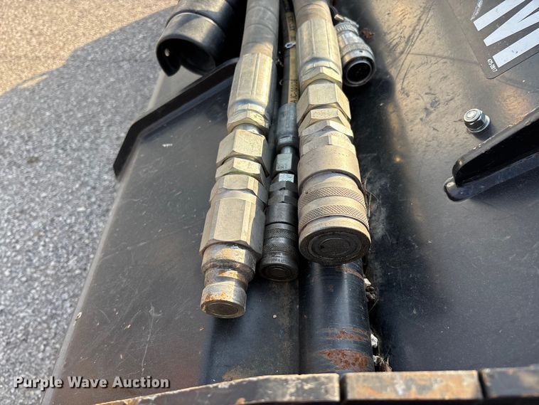 image for item EO4452 2022 Caterpillar HM418 skid steer mulcher