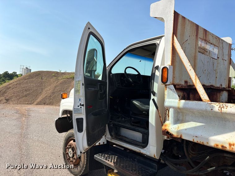 image for item EO4453 2008 Chevrolet C4500 dump truck