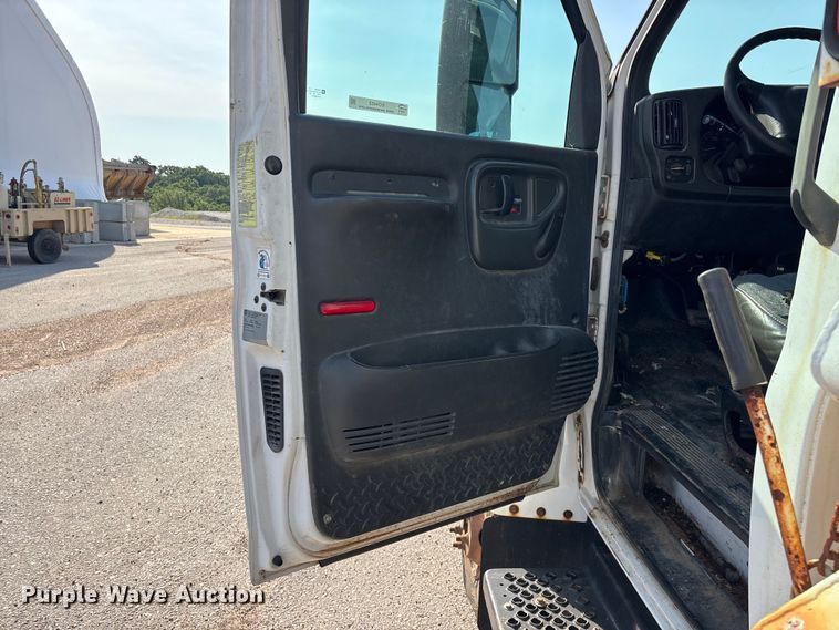 image for item EO4453 2008 Chevrolet C4500 dump truck