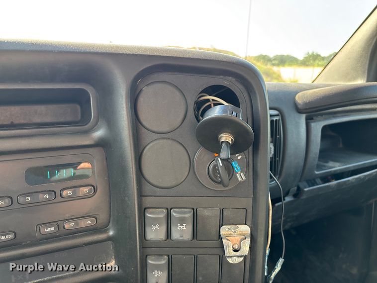 image for item EO4453 2008 Chevrolet C4500 dump truck
