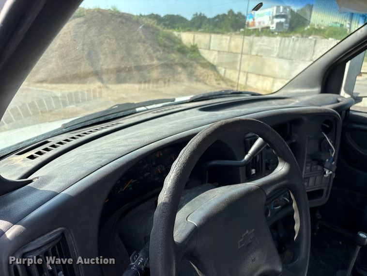image for item EO4453 2008 Chevrolet C4500 dump truck