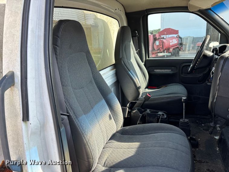 image for item EO4453 2008 Chevrolet C4500 dump truck
