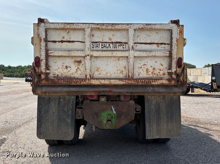 image for item EO4454 2000 Freightliner FL70 dump truck