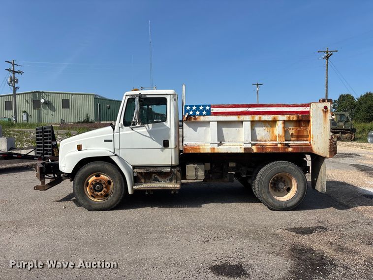 image for item EO4454 2000 Freightliner FL70 dump truck