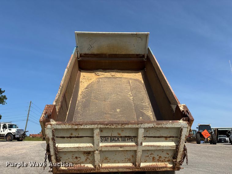 image for item EO4454 2000 Freightliner FL70 dump truck