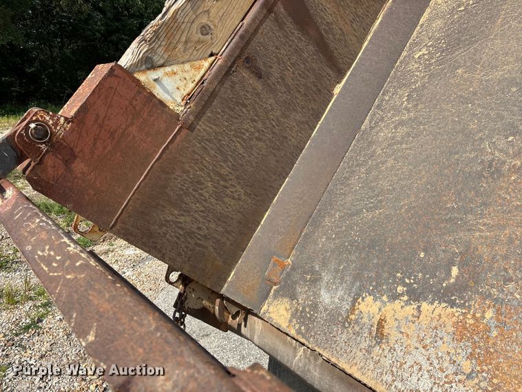 image for item EO4454 2000 Freightliner FL70 dump truck