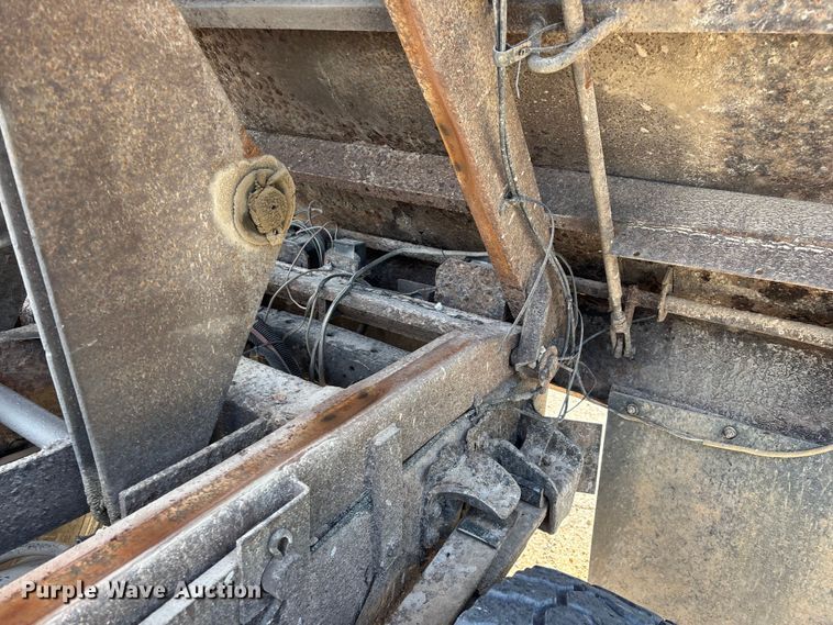 image for item EO4454 2000 Freightliner FL70 dump truck