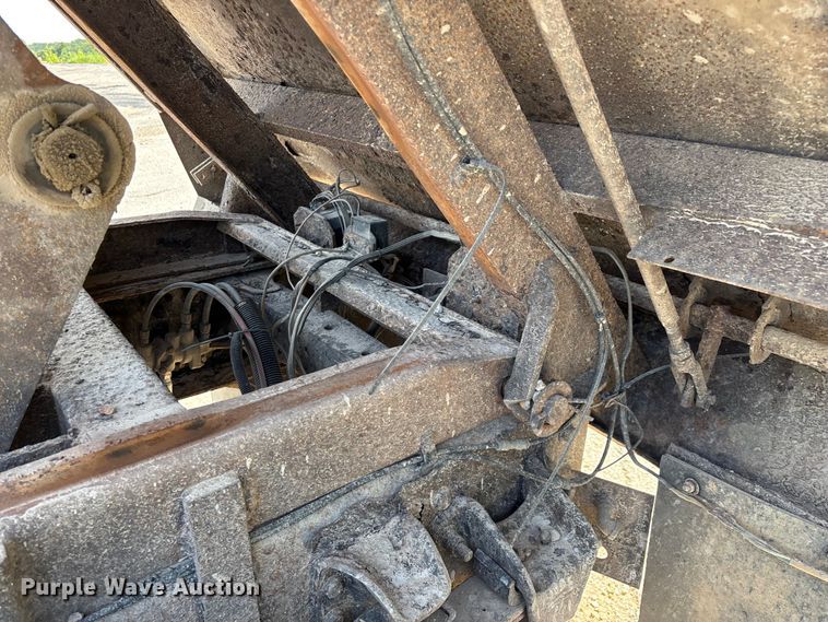image for item EO4454 2000 Freightliner FL70 dump truck