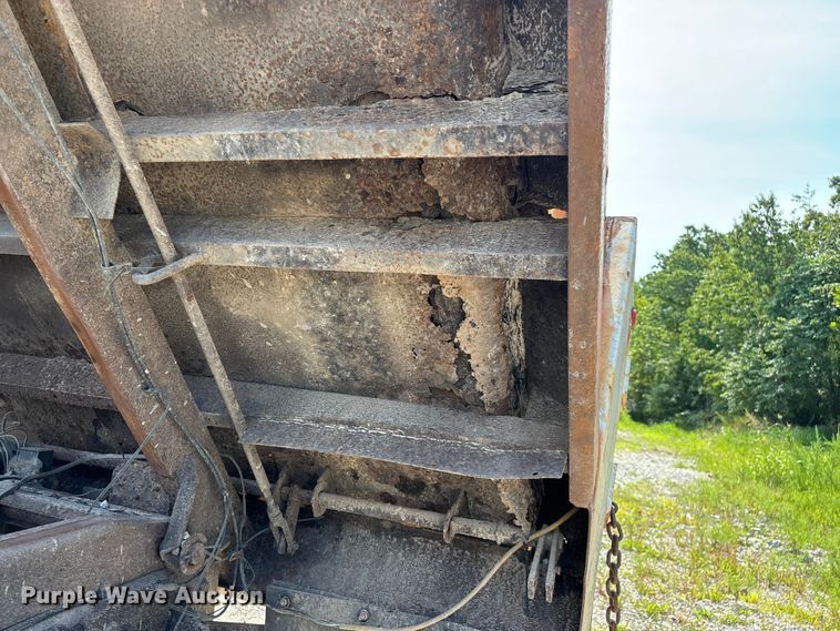 image for item EO4454 2000 Freightliner FL70 dump truck