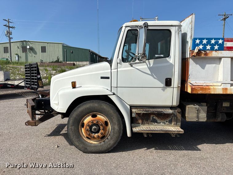 image for item EO4454 2000 Freightliner FL70 dump truck