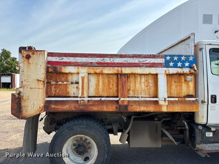 image for item EO4454 2000 Freightliner FL70 dump truck