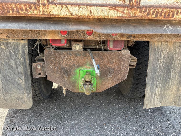 image for item EO4454 2000 Freightliner FL70 dump truck