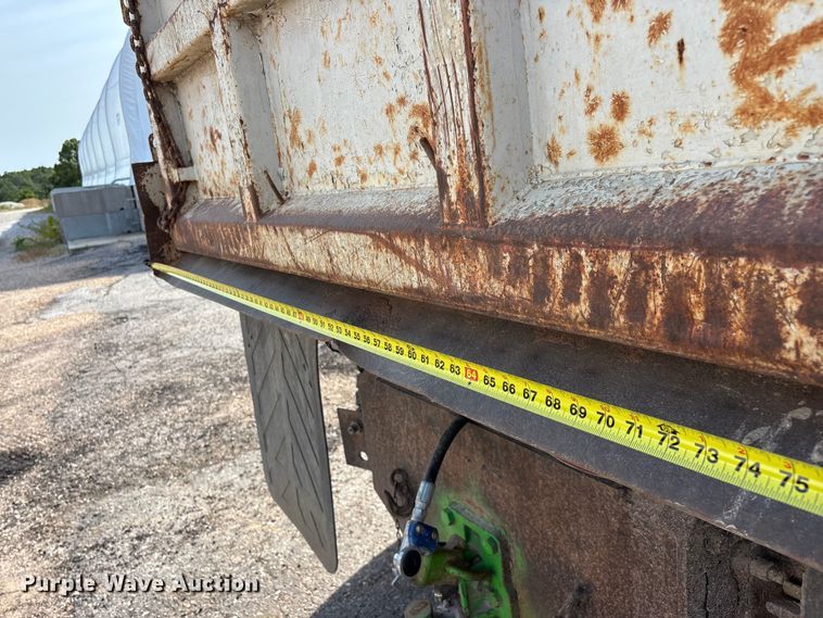 image for item EO4454 2000 Freightliner FL70 dump truck