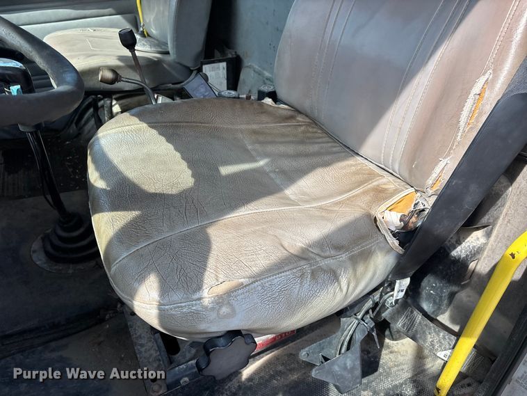 image for item EO4454 2000 Freightliner FL70 dump truck