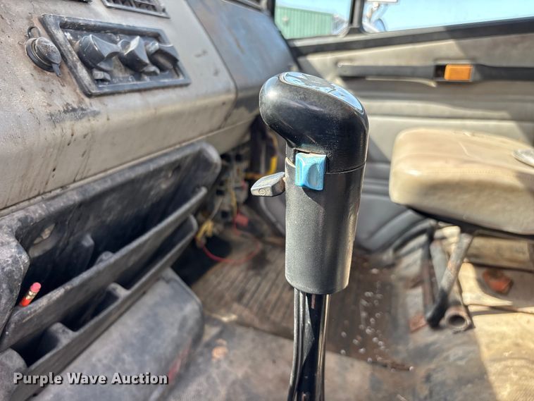 image for item EO4454 2000 Freightliner FL70 dump truck
