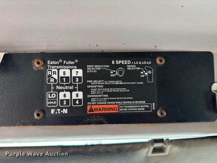 image for item EO4454 2000 Freightliner FL70 dump truck