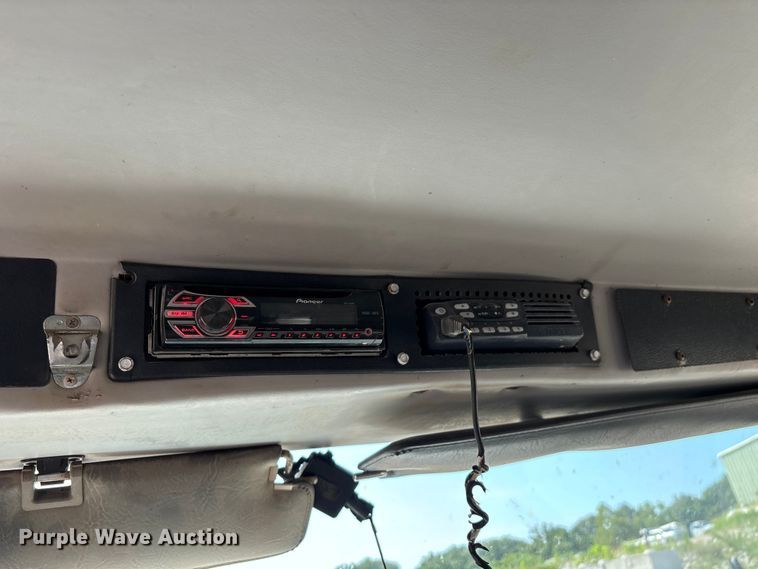image for item EO4454 2000 Freightliner FL70 dump truck