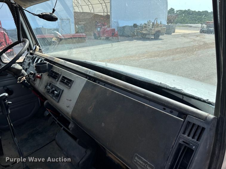 image for item EO4454 2000 Freightliner FL70 dump truck