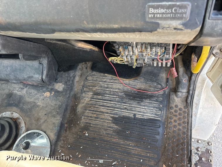 image for item EO4454 2000 Freightliner FL70 dump truck