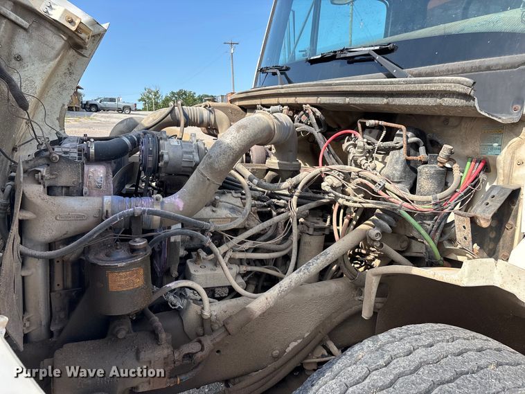 image for item EO4454 2000 Freightliner FL70 dump truck