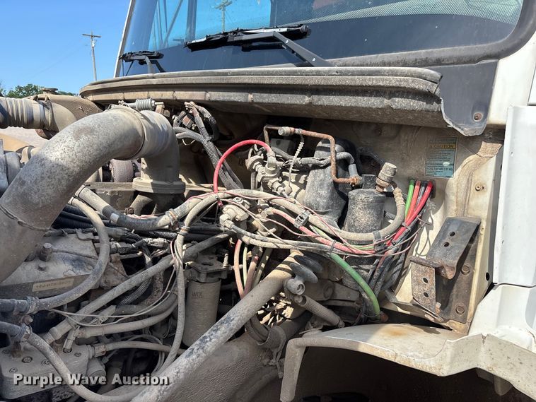 image for item EO4454 2000 Freightliner FL70 dump truck