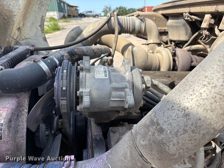image for item EO4454 2000 Freightliner FL70 dump truck