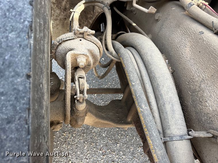 image for item EO4454 2000 Freightliner FL70 dump truck