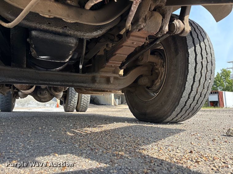 image for item EO4454 2000 Freightliner FL70 dump truck