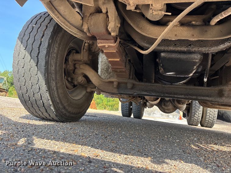 image for item EO4454 2000 Freightliner FL70 dump truck