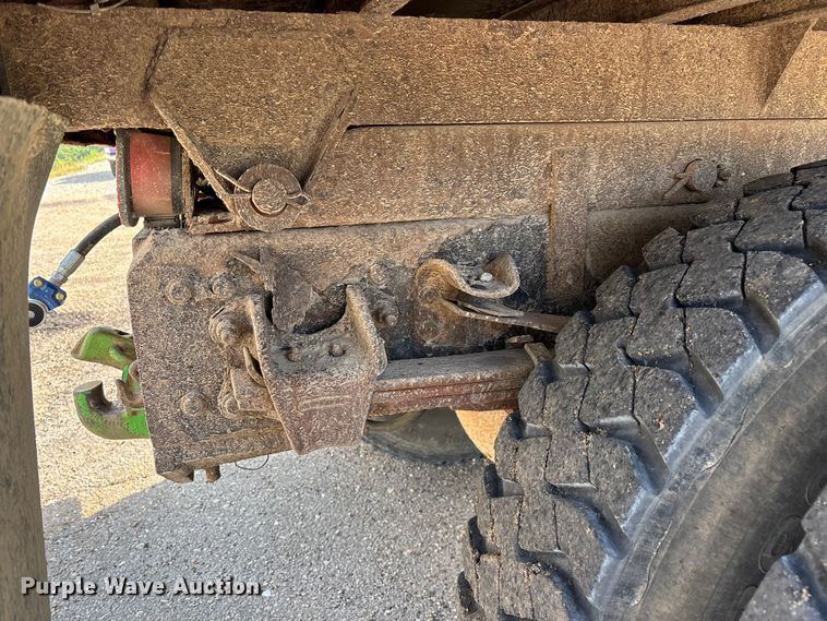 image for item EO4454 2000 Freightliner FL70 dump truck