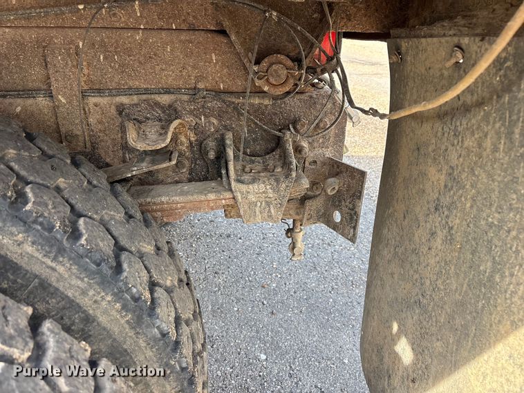 image for item EO4454 2000 Freightliner FL70 dump truck