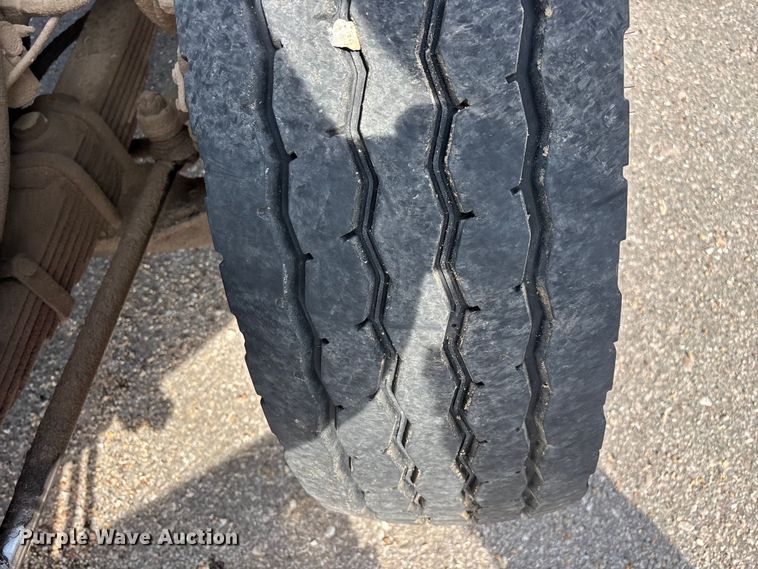 image for item EO4454 2000 Freightliner FL70 dump truck