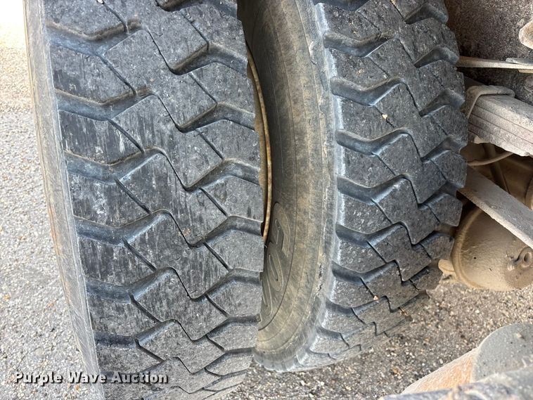 image for item EO4454 2000 Freightliner FL70 dump truck