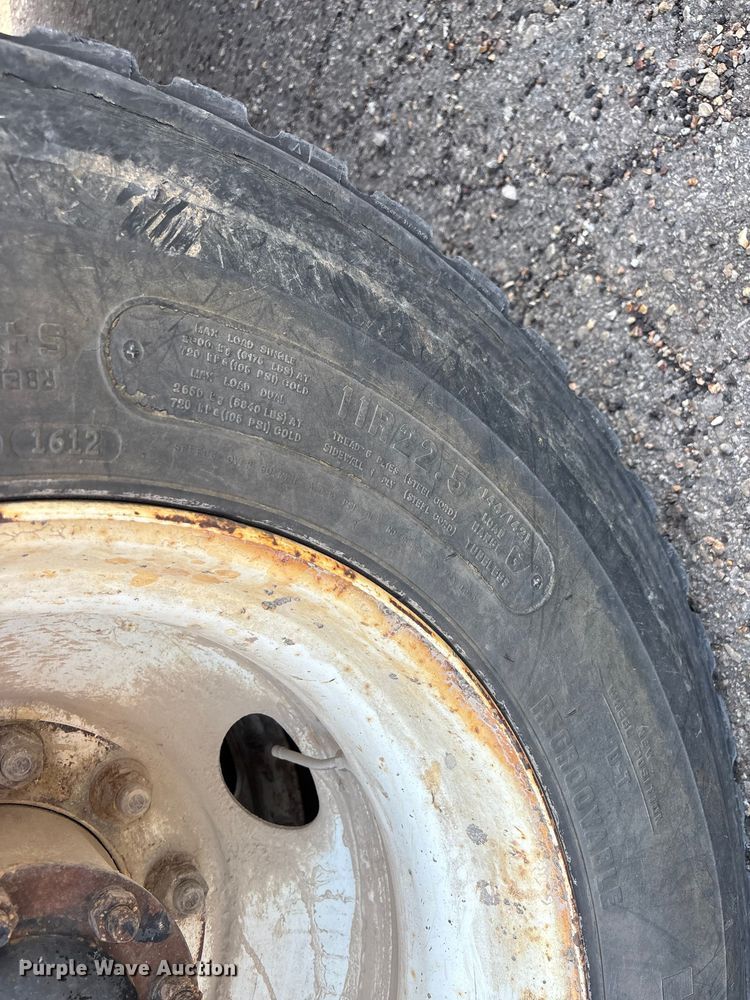 image for item EO4454 2000 Freightliner FL70 dump truck