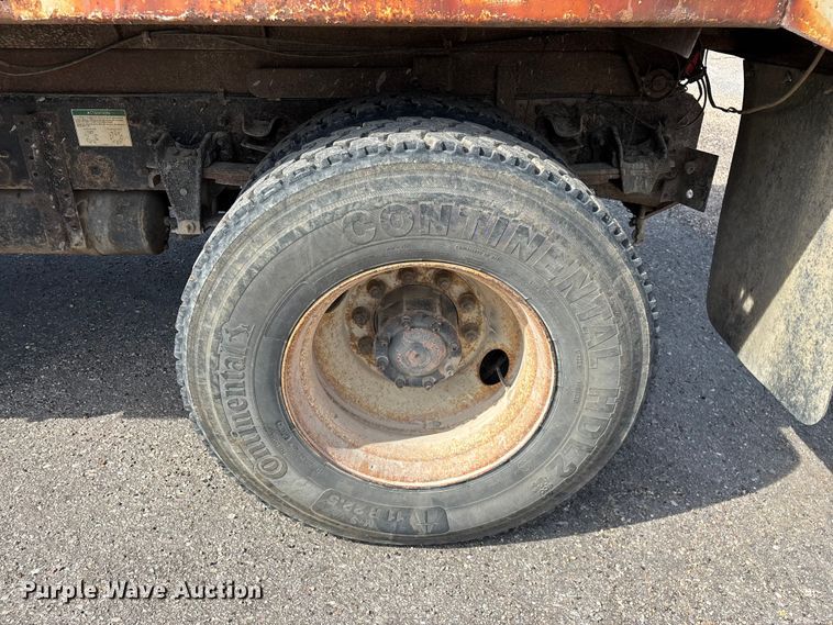 image for item EO4454 2000 Freightliner FL70 dump truck