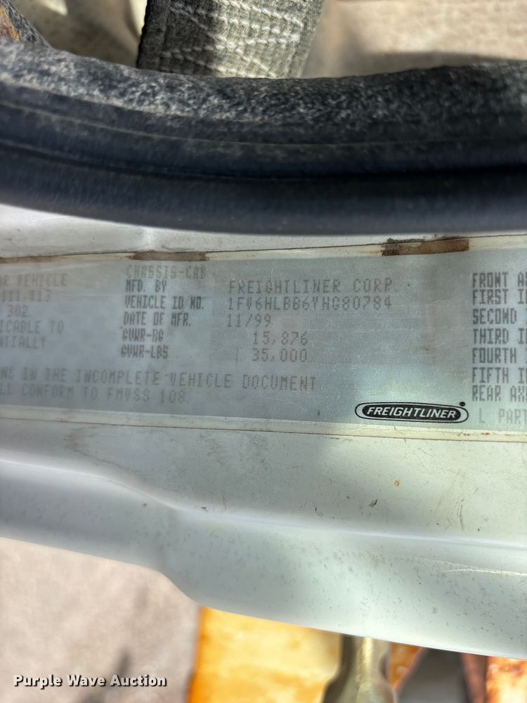 image for item EO4454 2000 Freightliner FL70 dump truck