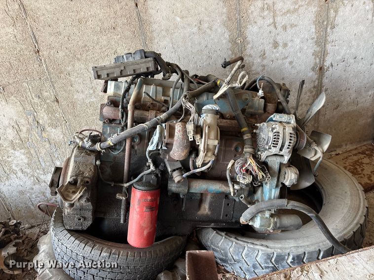 image for item EO4460 International DT466 engine