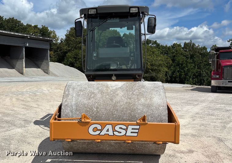 image for item EO4467 2013 Case SV208 single drum vibratory roller