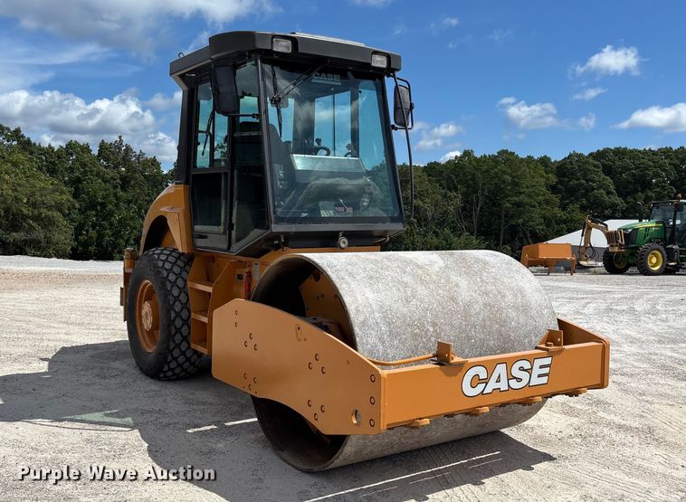 image for item EO4467 2013 Case SV208 single drum vibratory roller