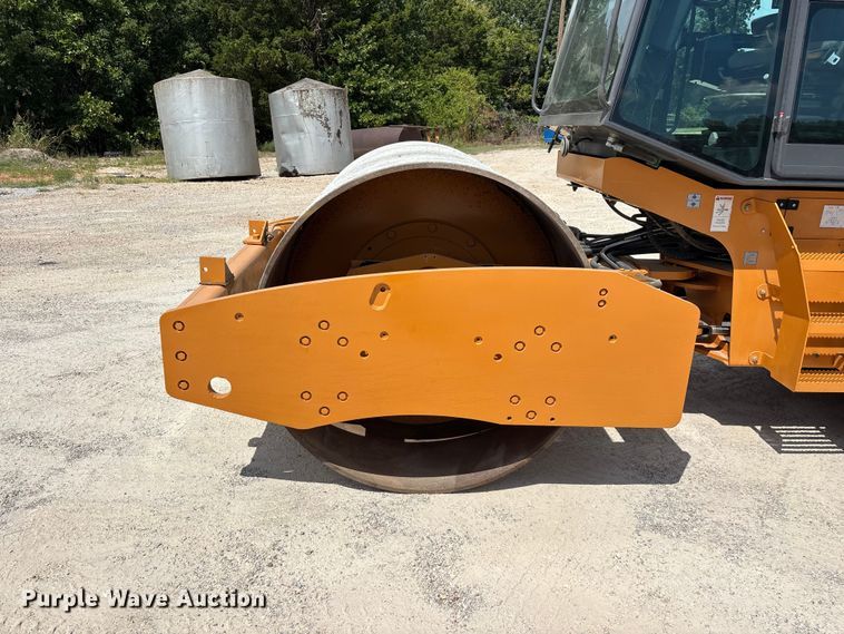 image for item EO4467 2013 Case SV208 single drum vibratory roller