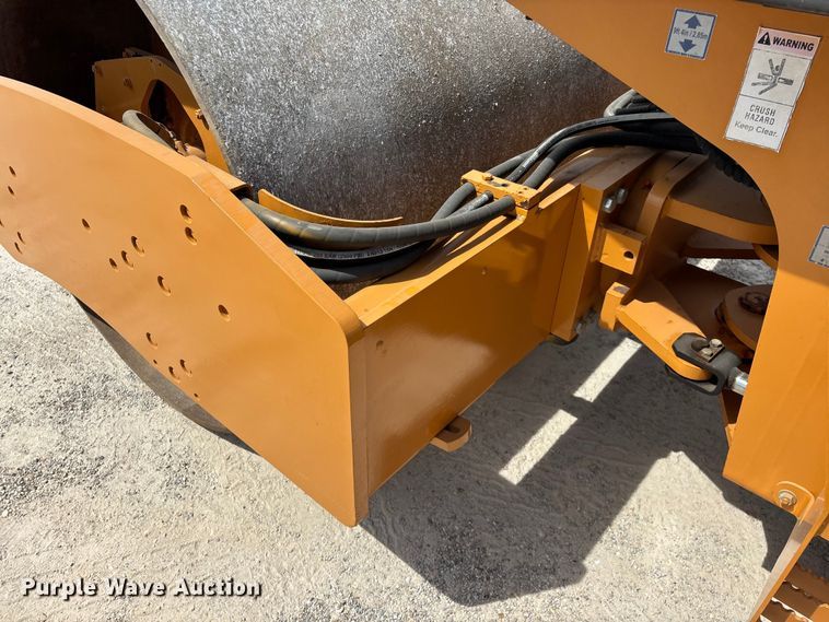 image for item EO4467 2013 Case SV208 single drum vibratory roller