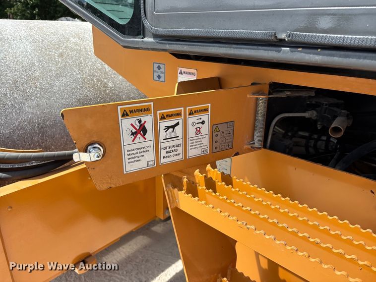 image for item EO4467 2013 Case SV208 single drum vibratory roller