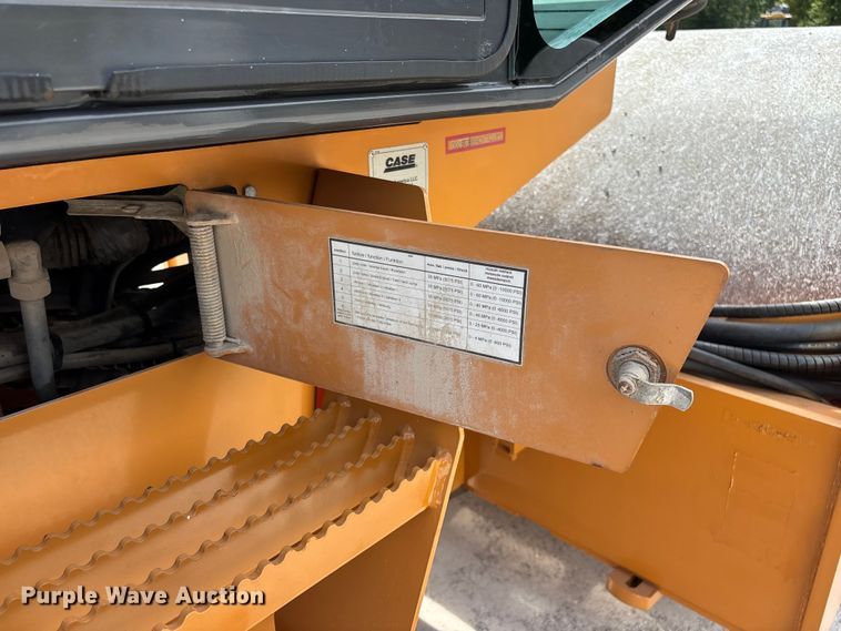 image for item EO4467 2013 Case SV208 single drum vibratory roller