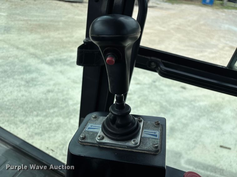 image for item EO4467 2013 Case SV208 single drum vibratory roller
