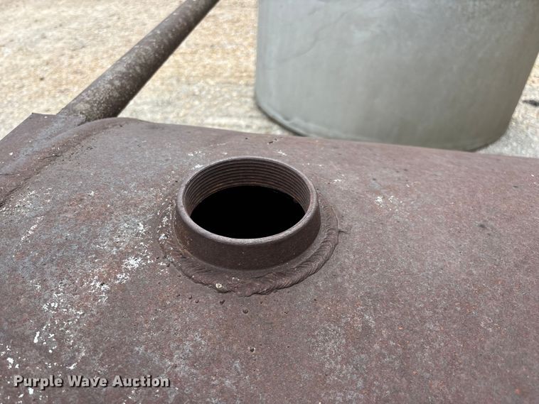 image for item EO4468 Tank