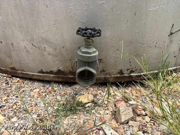 image for item EO4469 (2) tanks
