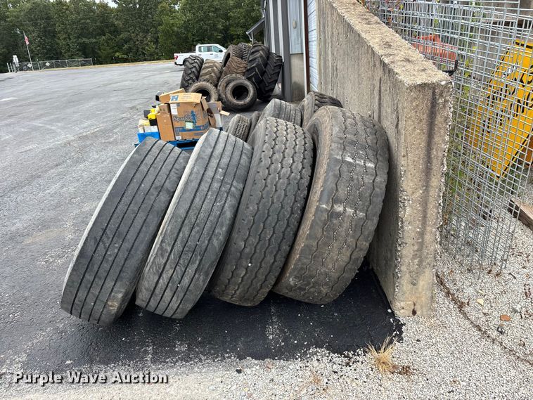 image for item EO4474 Tires